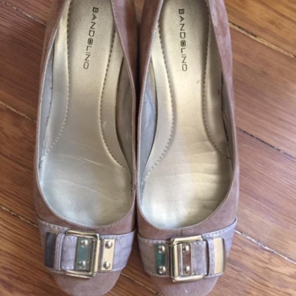 Women's Bandolino gold  suede with buckle shoes